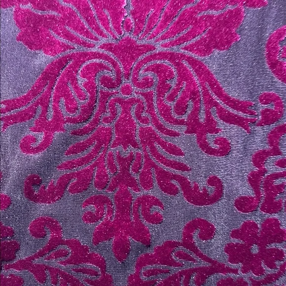 Karen Kane Black and Purple Velvet Burnout Shirttail Top - Picture 4 of 4